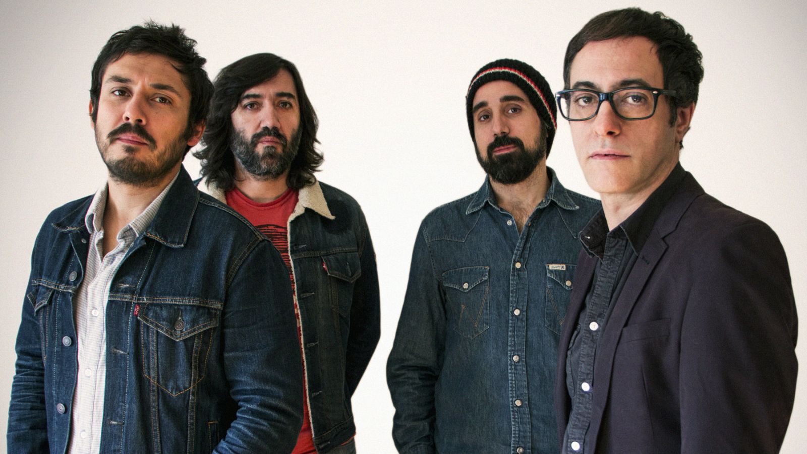 Sensacional - Lejos del bien y del mal