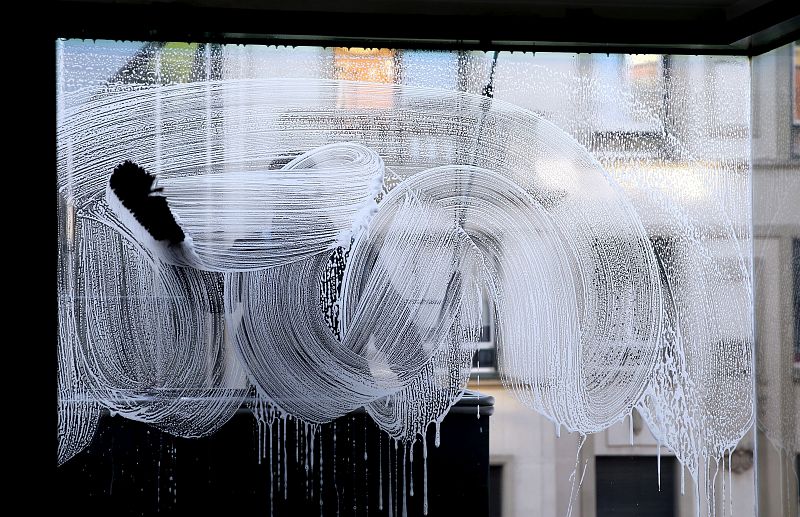 Los hogares con todos sus miembros en paro bajaron en 2016 en 168.900, un 10,8% respecto a 2015