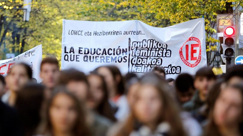 Convocan una huelga general educativa el 9 de marzo contra la Lomce y por un pacto "social"
