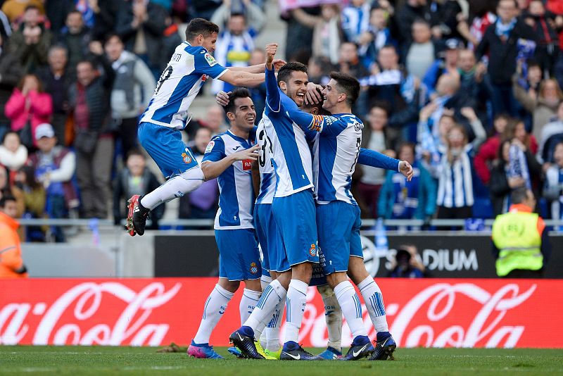 El Espanyol doblega al Sevilla y el Athletic remonta ante el Sporting