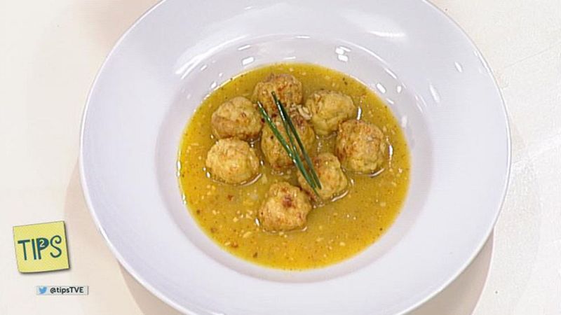 Receta  de Alb�ndigas de ave en salsa de almendras