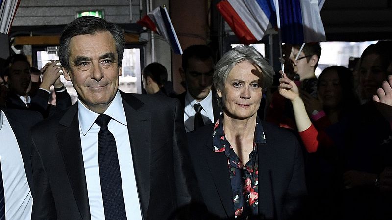 La policía francesa interrroga a Fillon y a su esposa por el escándalo de los presuntos empleos ficticios