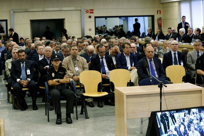 La defensa centra sus conclusiones en el "indiscutible" carácter retributivo de las tarjetas opacas