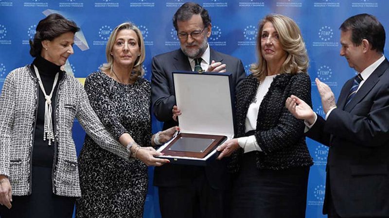 Rajoy ensalza a Rita Barberá como una persona "buena y decente" en un homenaje de la FEMP
