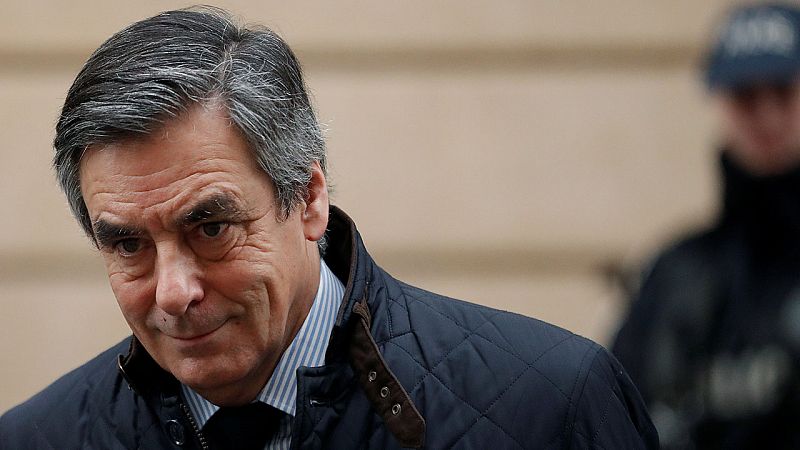 Fillon denuncia "un golpe de Estado de la izquierda" para boicotear su carrera al Elíseo