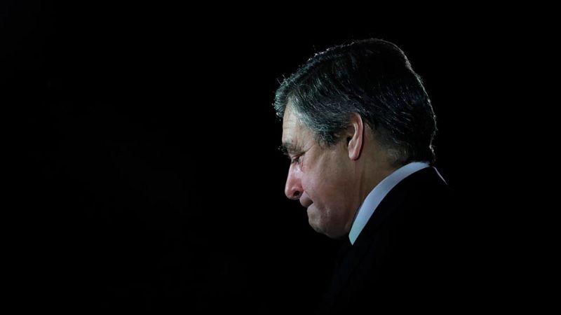 Fillon rechaza las acusaciones contra su familia mientras la investigación se amplía a sus hijos