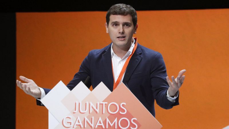 Rivera sitúa a Ciudadanos en el "centro liberal progresista" y elimina la etiqueta socialdemócrata