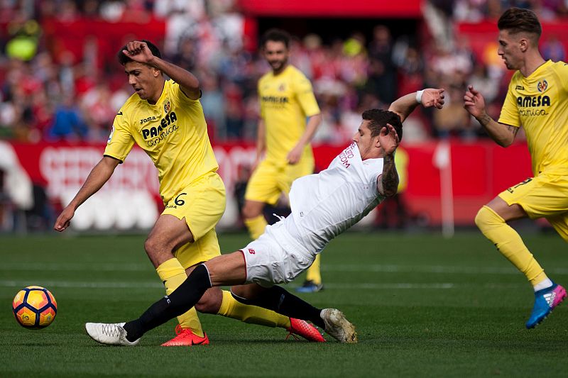 Asenjo salva un punto para el Villarreal ante un volcado Sevilla