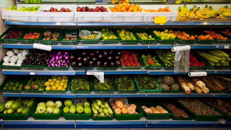 Los agricultores denuncian que el consumidor paga más por las verduras pese a la caída de su precio en origen
