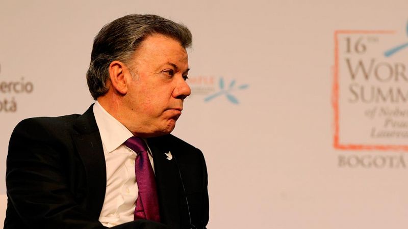 El escándalo por sobornos de la constructora Odebrecht salpica al presidente Juan Manuel Santos