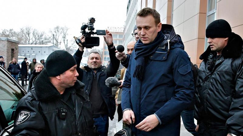 El opositor Navalni no podrá participar en las presidenciales rusas al ser declarado culpable de malversación