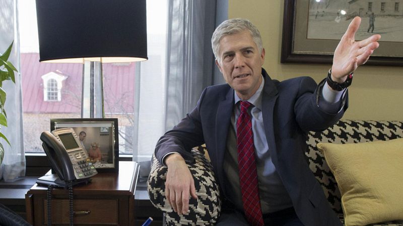 El candidato de Trump al Tribunal Supremo critica sus descalificaciones a los jueces