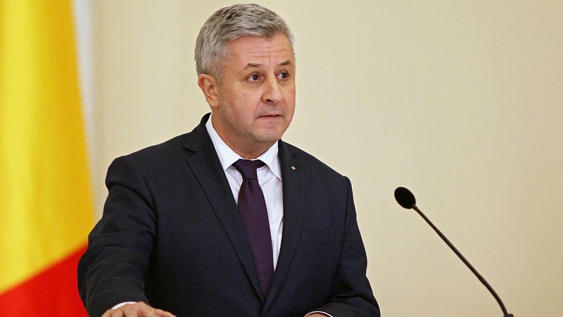 Dimite el ministro de Justicia rumano tras las protestas por el decreto que despenalizaba la corrupción