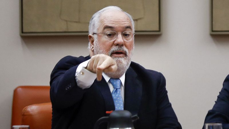 Cañete califica de "subsidio" a los combustibles fósiles el pago a las térmicas por estar disponibles