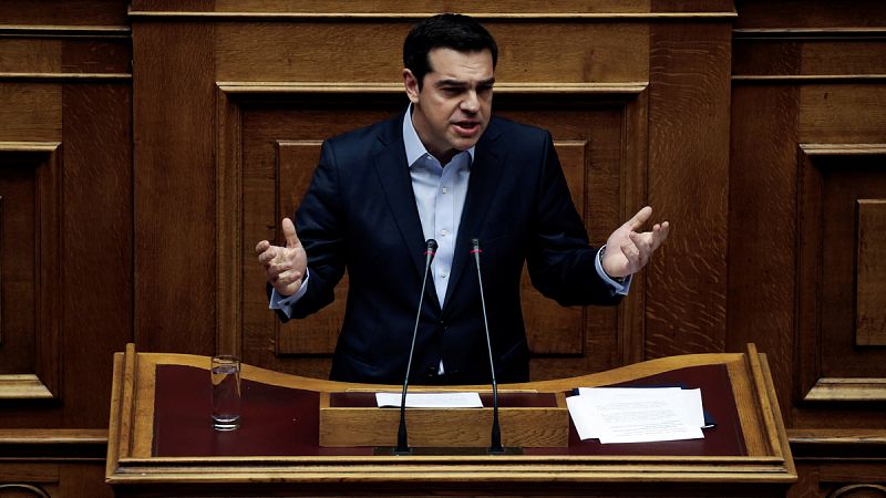 Tsipras pide al FMI que corrija sus estimaciones "erróneas" sobre Grecia y a Merkel que frene a Schäuble