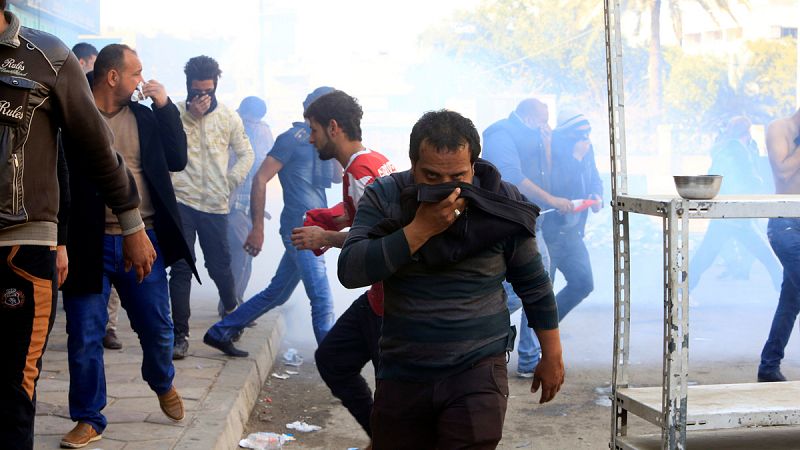 Muere un policía en choques con los manifestantes en el centro de Bagdad