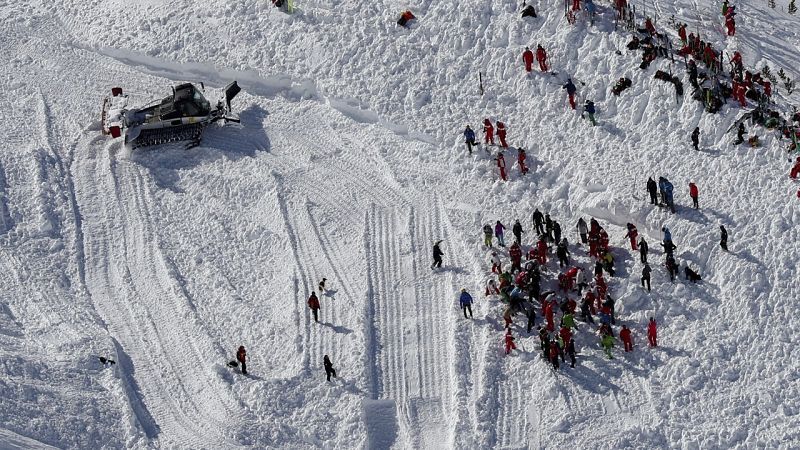Mueren cuatro esquiadores por una avalancha en los Alpes franceses