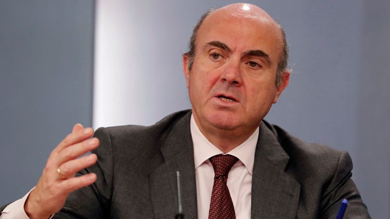 Guindos "respeta y apoya" al Banco de España y pide que se investigue "toda la crisis bancaria"