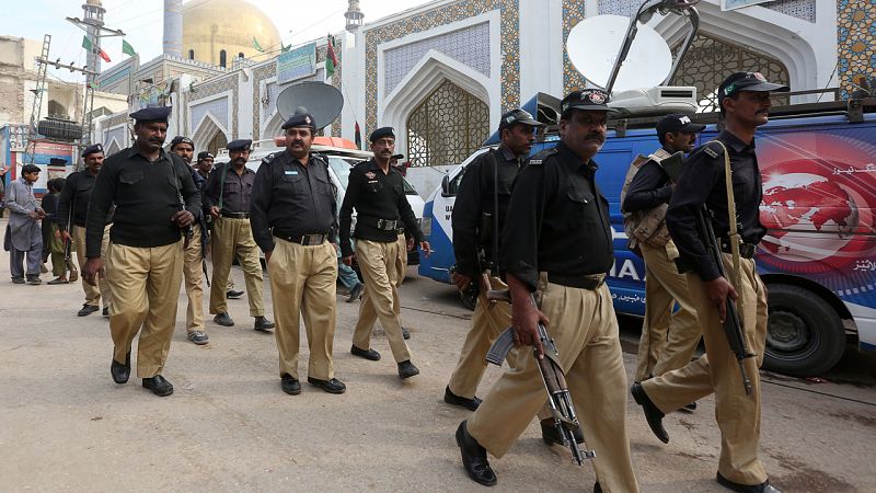 Pakistán responde al atentado en el templo sufí y mata a más de un centenar de insurgentes en operaciones antiterroristas