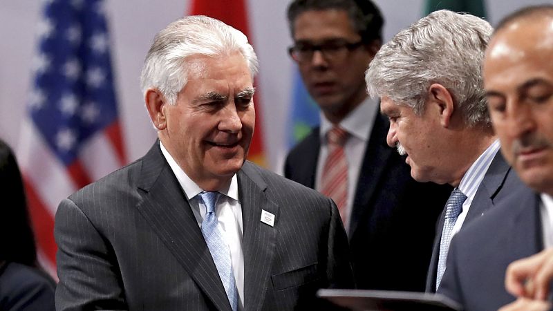Dastis ofrece a Tillerson la colaboración de España: está lista para "jugar un papel relevante"