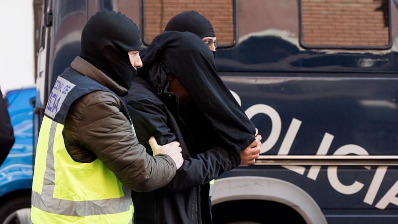 El juez Velasco decreta prisión para los dos yihadistas detenidos en Vitoria y Alicante