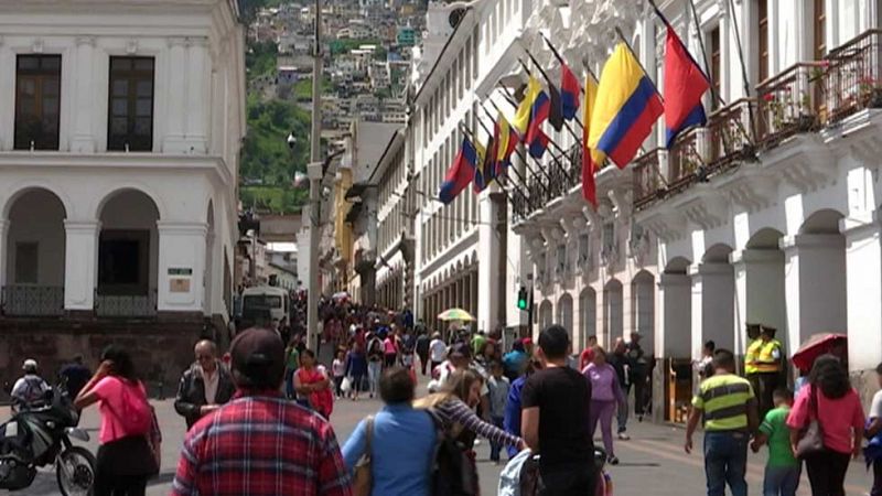 Los ecuatorianos acuden a las urnas para elegir al sucesor de Rafael Correa