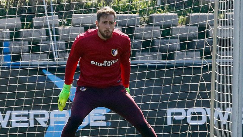 Oblak recibe el alta médica y entra en la convocatoria del Atlético para Leverkusen