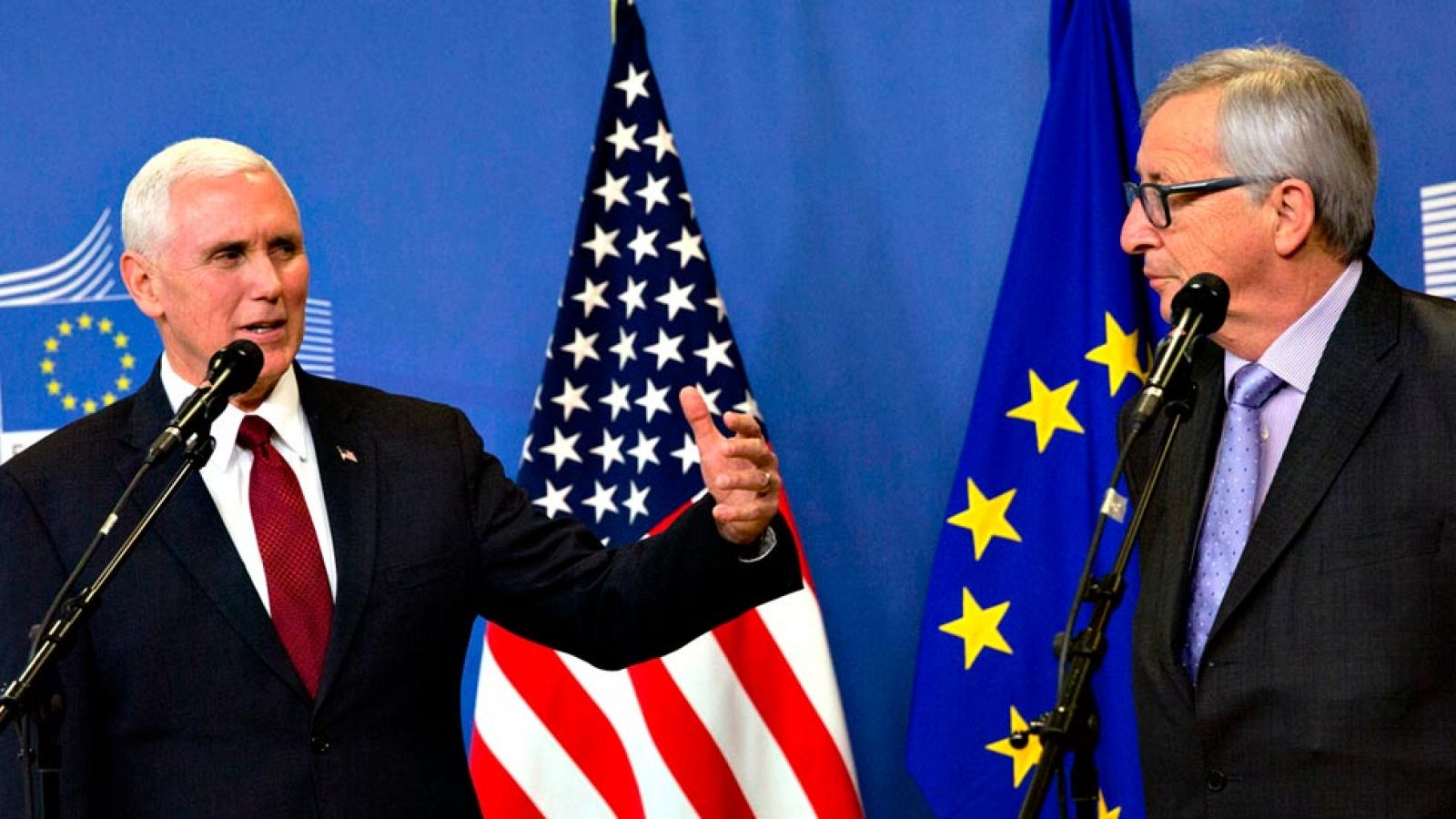 El vicepresidente de EE.UU. subraya el "fuerte compromiso" de Trump con la UE en su primera visita a Bruselas