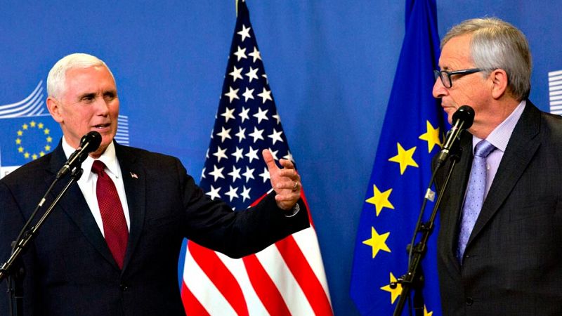 Pence se distancia de Trump en su primera vista a Bruselas para limar asperezas con la Unión Europea
