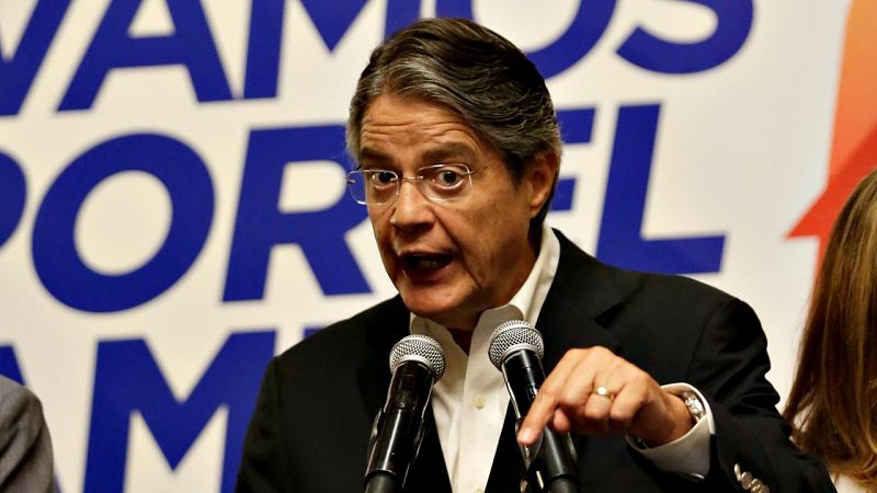 La oposición ecuatoriana insinúa un intento de fraude ante el retraso en el recuento de la primera vuelta