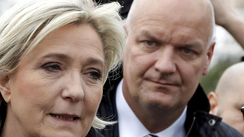 Interrogan al guardaespaldas de Le Pen en el caso de los empleos ficticios