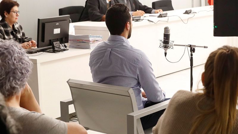 Condenado a tres años y medio de cárcel el rapero Valtonyc por injurias a la Corona