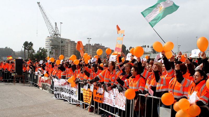 Los estibadores ratifican los nueve días de huelga en marzo como "única media de presión" tras el decreto