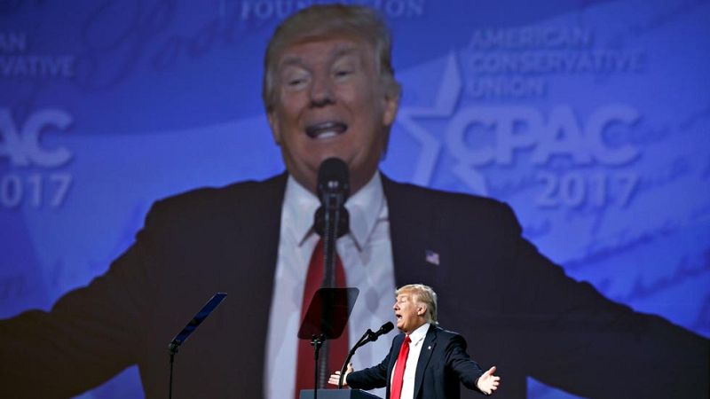 Trump agita su discurso más nacionalista jaleado por sus seguidores: "Cumplo lo que prometí"