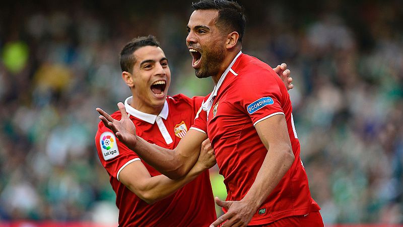 El Sevilla sale colíder del derbi en una jornada de goleadas