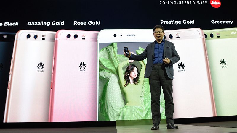 LG y Huawei inauguran la MWC con sus apuestas en móviles y "smartwaches"