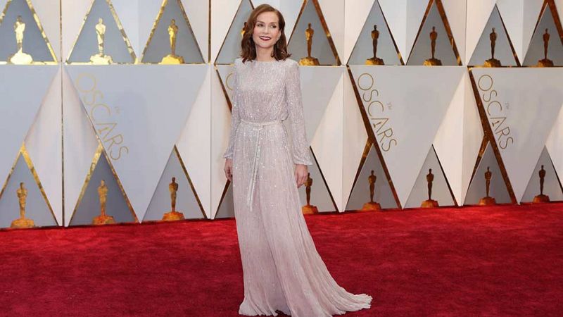 La alfombra roja corona a Giorgio Armani