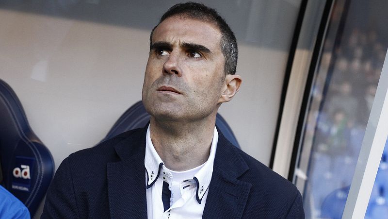 La crisis de resultados del Deportivo se lleva por delante a Garitano