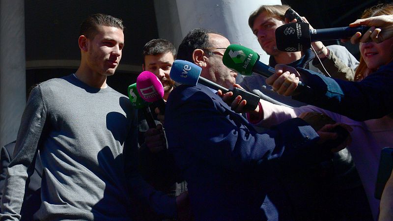 Condenados el futbolista Lucas Hernández y su expareja a 31 días de trabajo a la comunidad