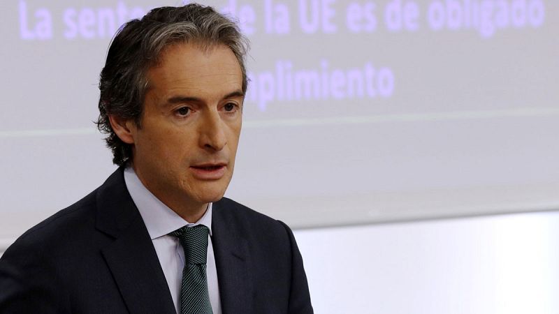 De la Serna se muestra "optimista" por la negociación con los estibadores ante la liberalización del sector