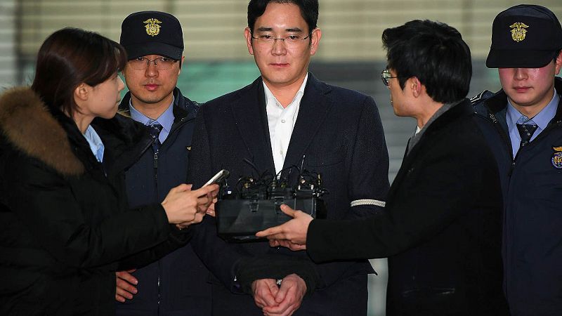 El heredero de Samsung, acusado de soborno en el caso de la "Rasputina"