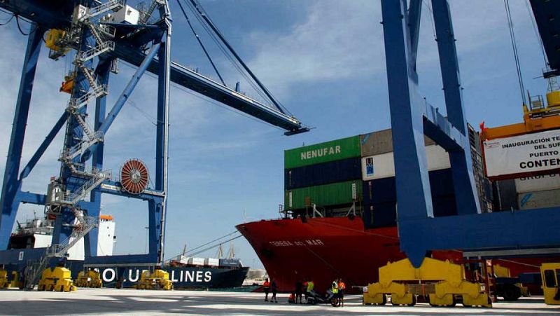 El Gobierno cifra en 2.400 millones el impacto positivo de liberalizar la estiba