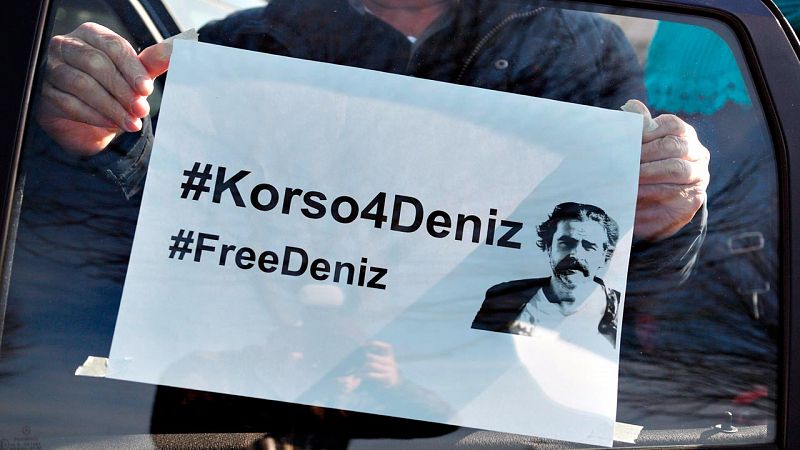 Alemania se moviliza para reclamar la libertad del periodista germano-turco detenido en Turquía