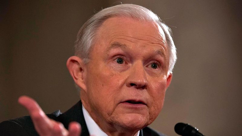 Los demócratas y varios prominentes republicanos exigen al fiscal general de Trump que dimita