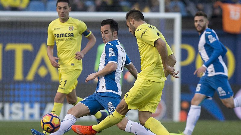 El Villarreal consolida sus opciones europeas a costa del Espanyol