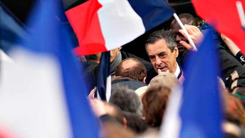 Fillon consigue el respaldo unánime de su partido a su candidatura tras el paso a un lado de Juppé