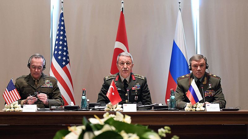 Los jefes militares de EE.UU., Rusia y Turquía se reúnen para discutir la situación en Irak y Siria