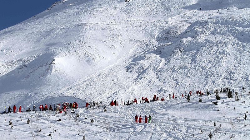 Una avalancha de nieve en la estación francesa de Tignes atrapa a varios esquiadores pero no deja víctimas