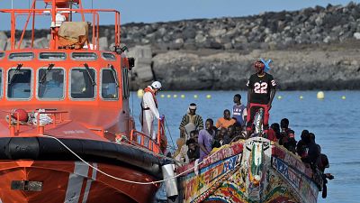 Quince autonomías acogen menos menores migrantes de los que les correspondería por población