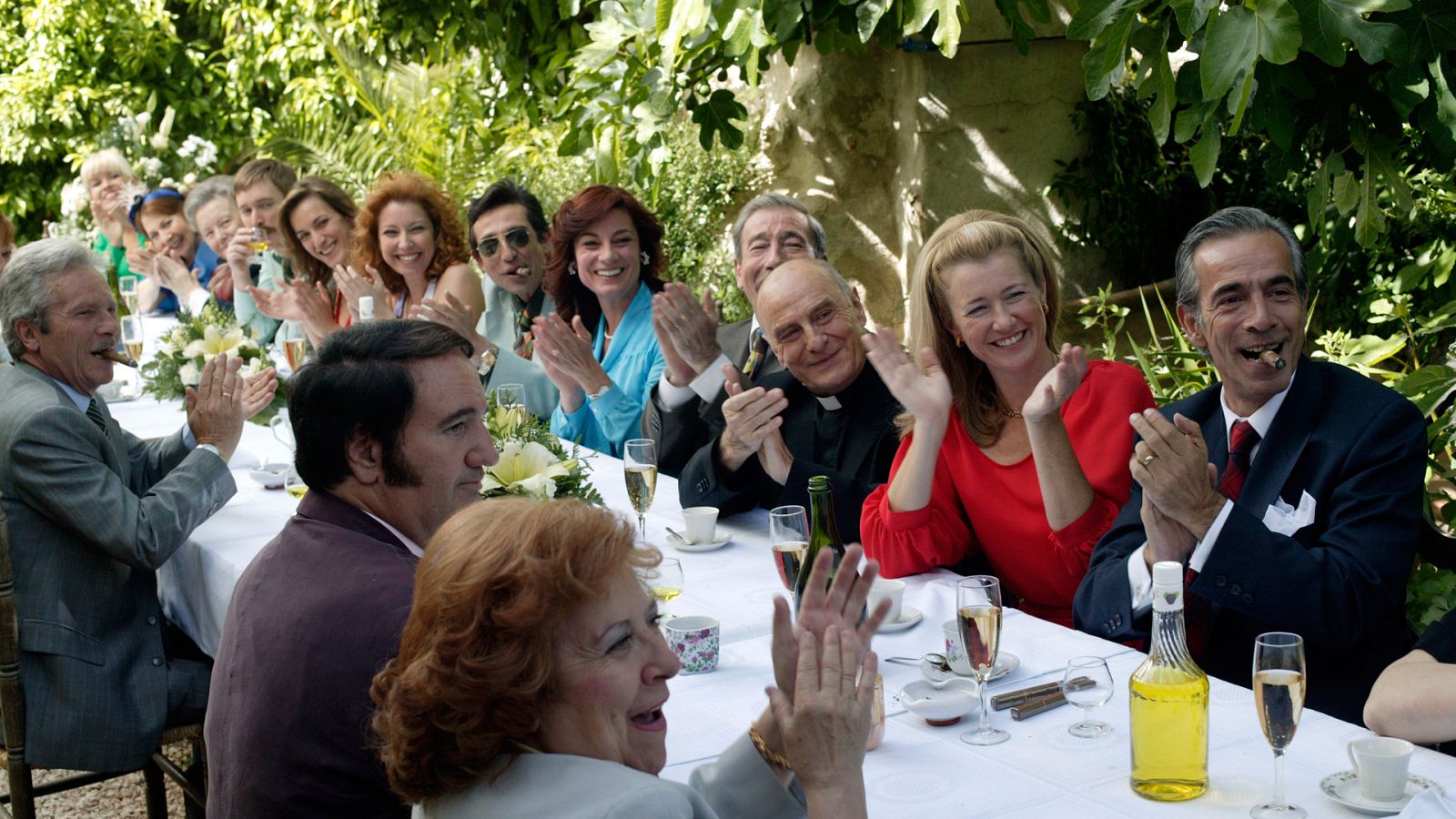 Cuéntame cómo pasó - T10 - Episodio 2: Y la cigüeña dijo sí - Ver ahora